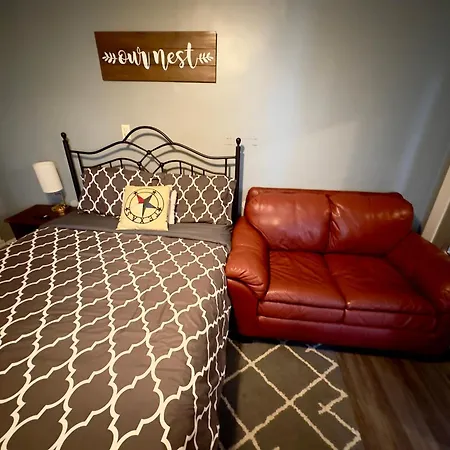 Zen Haven 4- Close To Downtown Indianapolis- Private Studio With Queen Bed